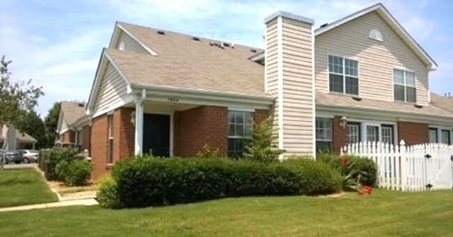 Building Photo - 2 bedroom/2 bathroom- Westgate at Williamsburg