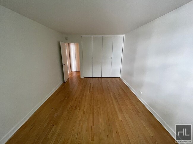 Photo - EAST 49 STREET Unidad 4S