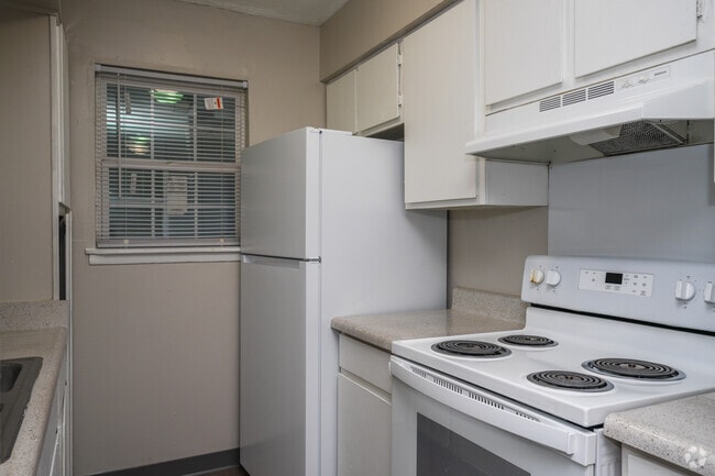 2BR, 1BA - 805SF - Kitchen - Meadow Creek Apartments