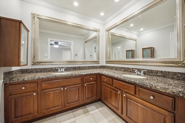 Building Photo - 6310 Arnot St