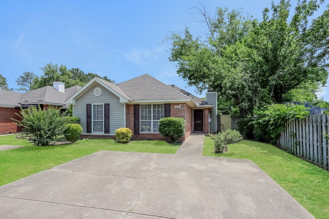 Building Photo - 1649 Meadow Oak Ct
