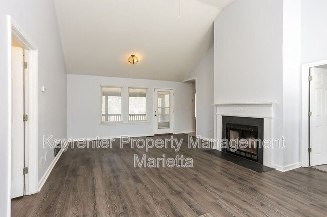 Photo - 6815 Wood Gate Way