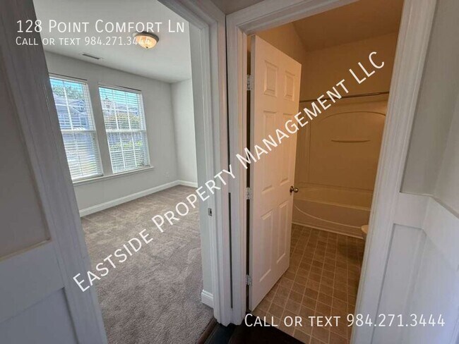 Photo - 128 Point Comfort Ln