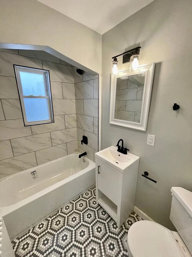 Photo - 3915-3917 Mount Troy Unit 3917 2 ( Fl 2)