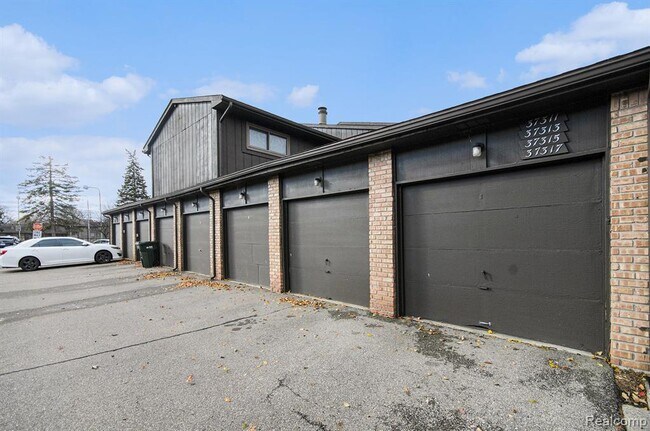 Photo - 37313 Clubhouse Dr