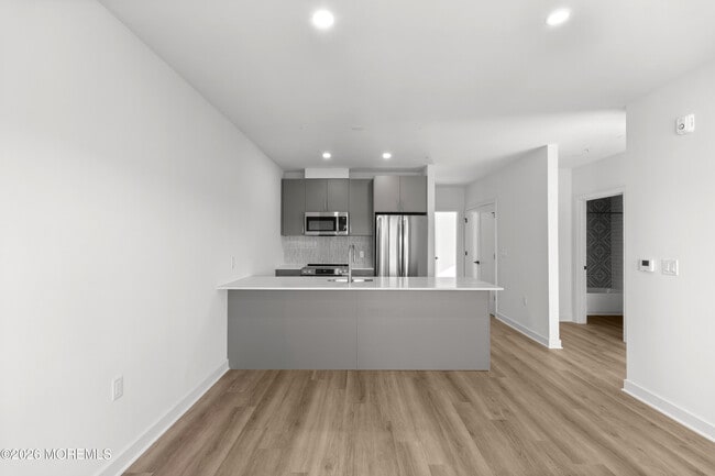 Photo - 180 Morris Ave Unit 304