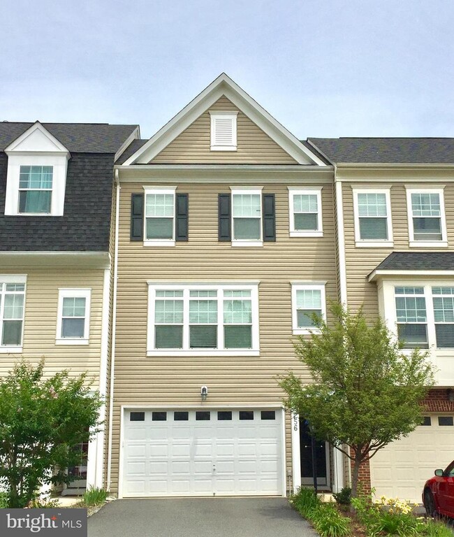 Photo - 256 Woodstream Blvd