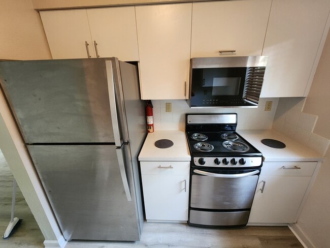 Photo - 2607 NE 8th Ave Unidad 2607 NE 8th Ave #33