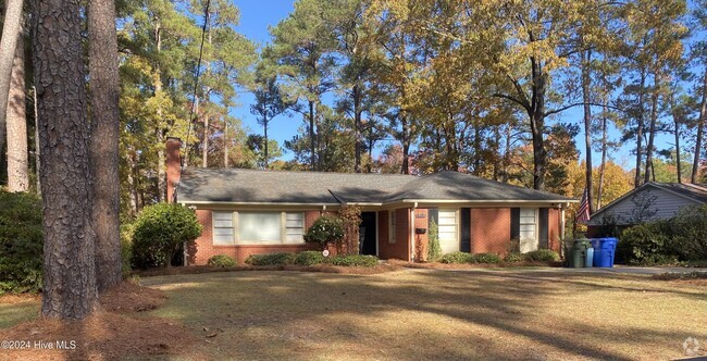 Building Photo - 1910 Lyon Rd Rental