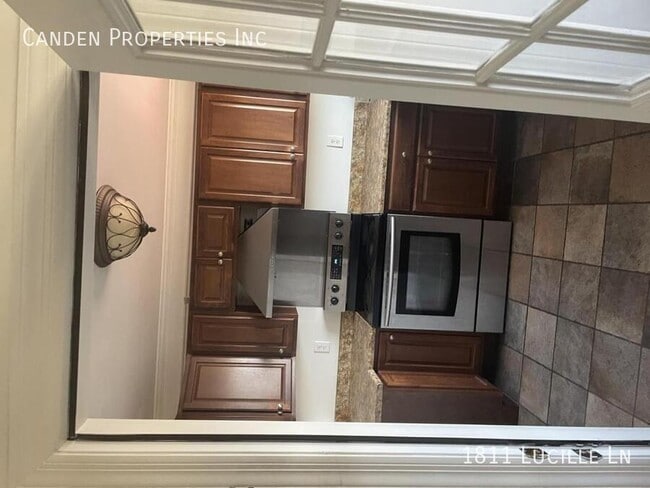Photo - 1811 Lucille Ln