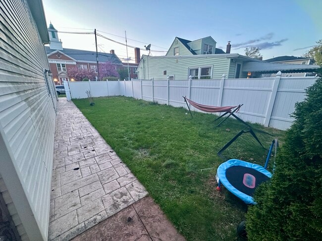 Photo - 327 Edgewood Rd