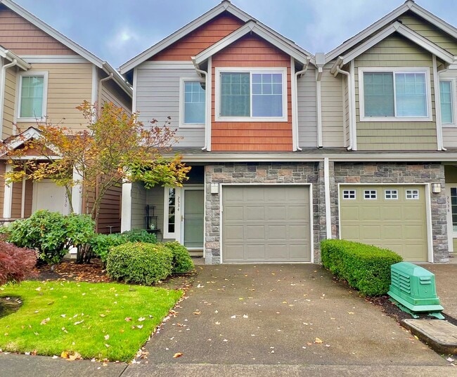 Building Photo - LOVELY GRESHAM TOWNHOME, GREAT LOCATION!