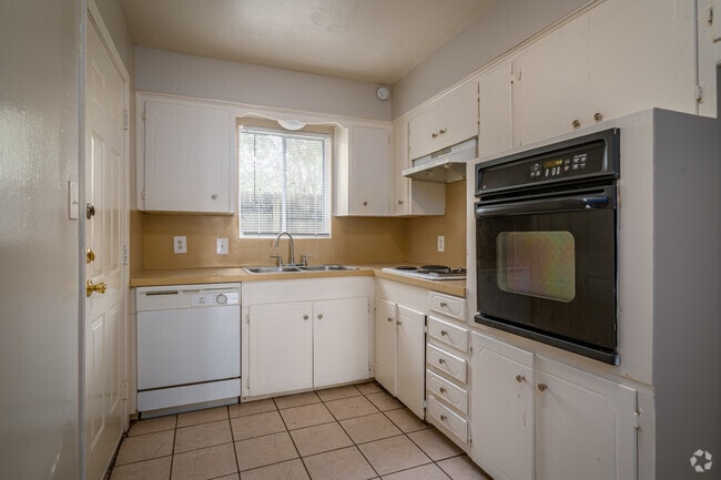 Royal Oaks Apartments - Royal Oaks Apartments