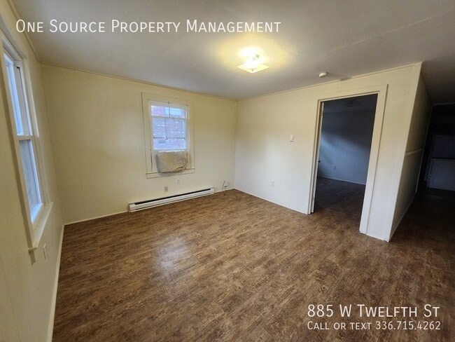 Photo - 885 W 12th St