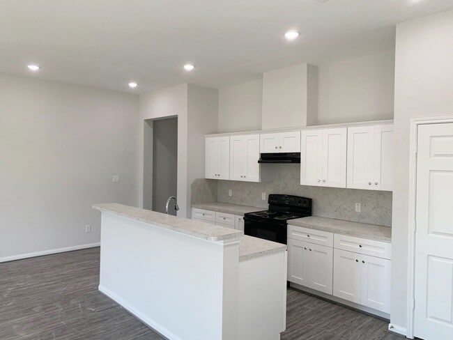 Photo - 22423 Woodlake Rd