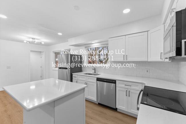 Photo - 5337 Botsford Ave