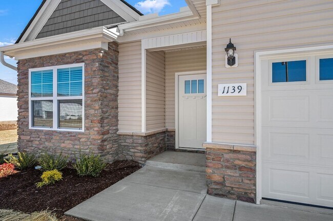 Photo - 1139 Bluecreek Cir