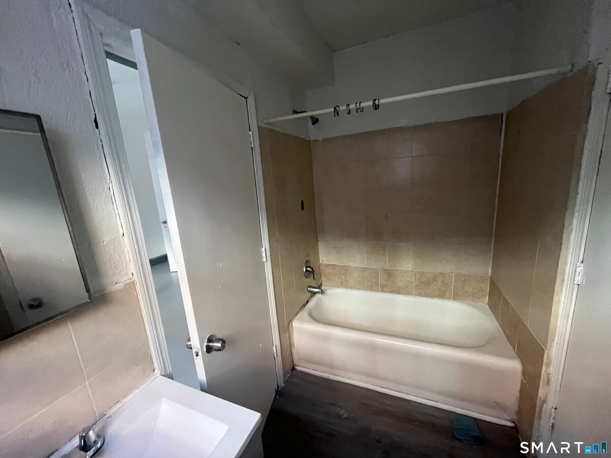 Photo - 252 Sisson Ave Unit B1