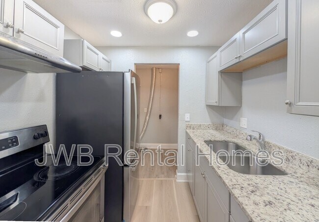 Photo - 3301 Hunt St