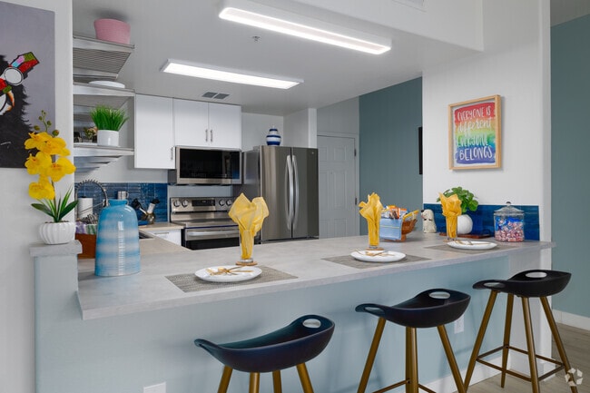 Interior Photo - Stone Avenue Standard-Students Only!