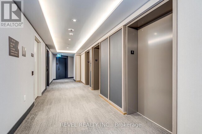 Photo - 395 Dundas St W Unit 302