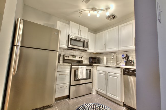 Photo - Sherwood Court Apartments