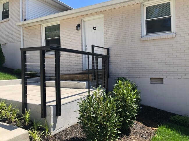 Building Photo - 3416 Dakota Ave Unit 12