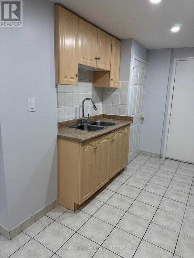 Photo - 5645 Longford Dr