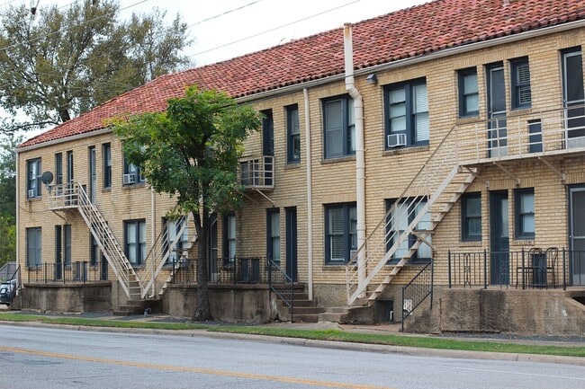 Building Photo - Marquita Court