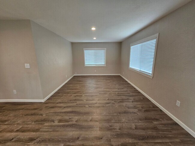 Photo - Cute 2 bed 1 bath home in town