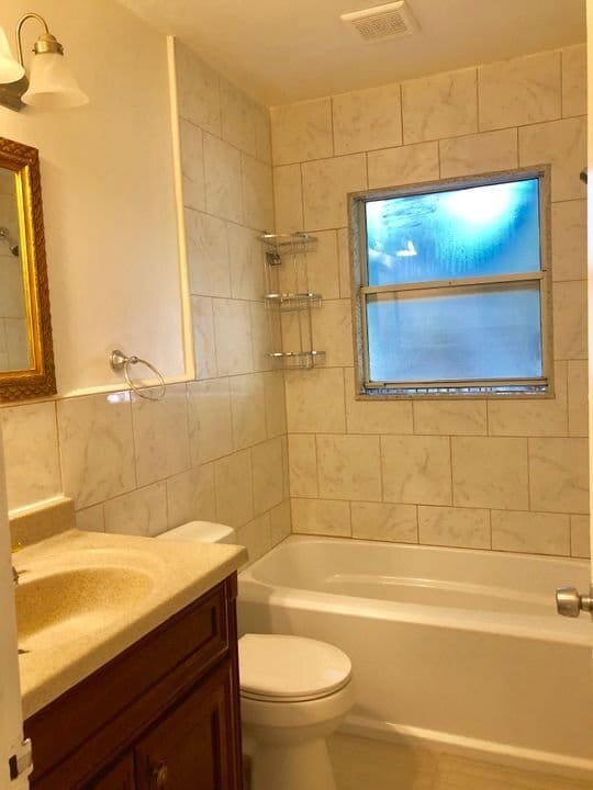 Photo - 726 Logan Ave S Unit #A