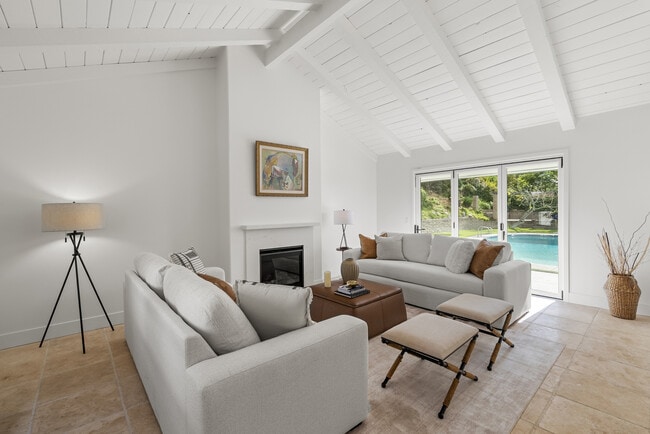 Photo - 10825 Savona Rd