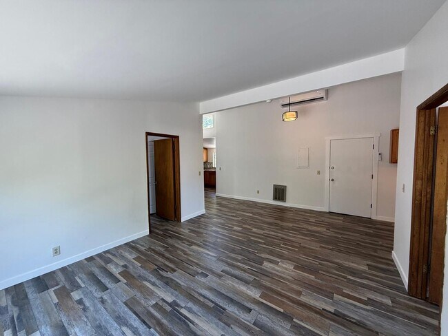 Photo - 1641 (TPO) Unit 3