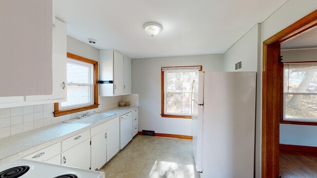 Photo - Amazing Location!  Available August 1st