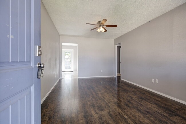 Photo - 916 S Patterson Dr