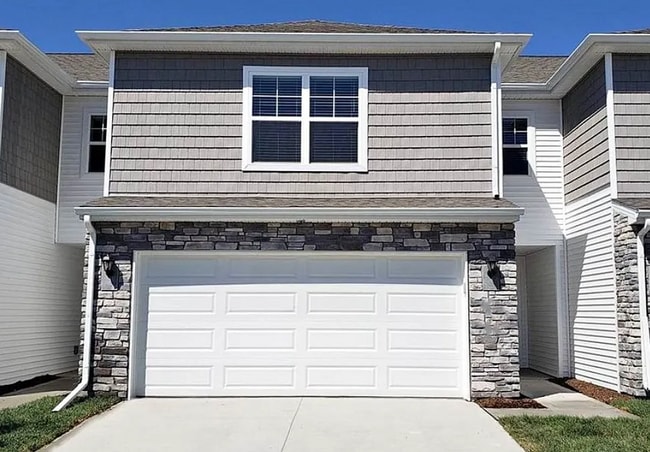 Building Photo - 330 Ember Dr