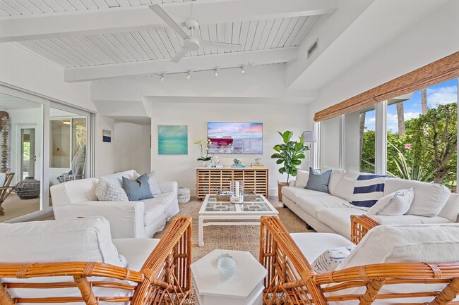 Photo - 145 Beacon Ln