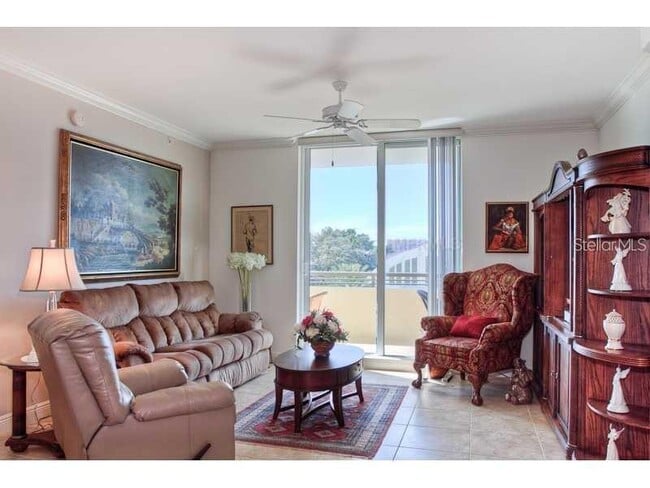Photo - 800 N Tamiami Trail Unit 303
