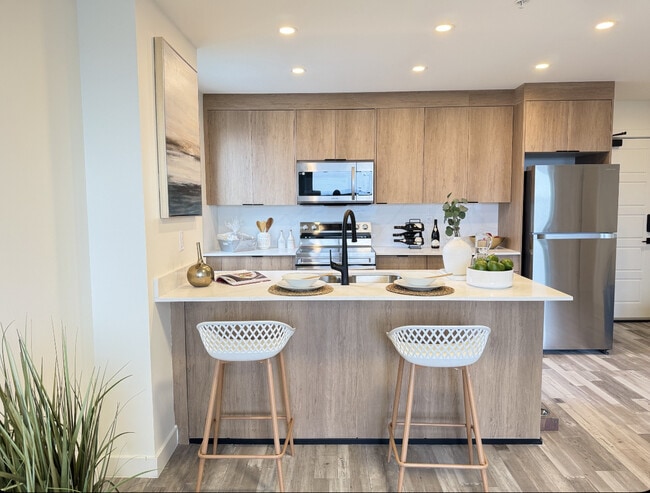 Brand New appliances - Rent 1800 - 1800 4th St SW