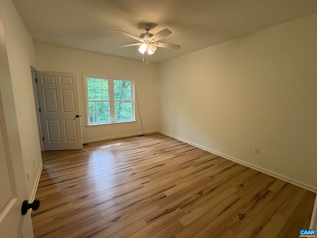 Photo - 275 Barrington Dr