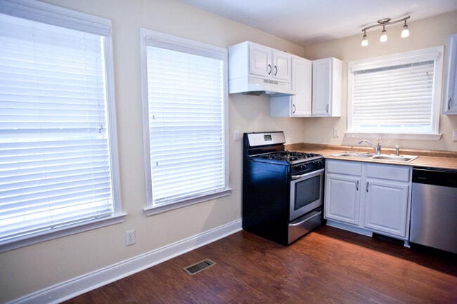 Photo - 1 bedroom unit walkable to downtown Carrbo...