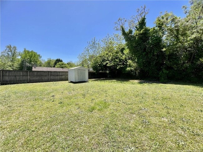 Photo - 6005 Blairmore Pl