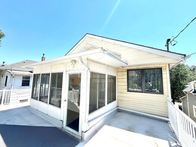 Photo - 1220 N Weber St