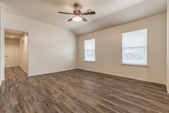 Photo - 437 Chalk Hill Ct