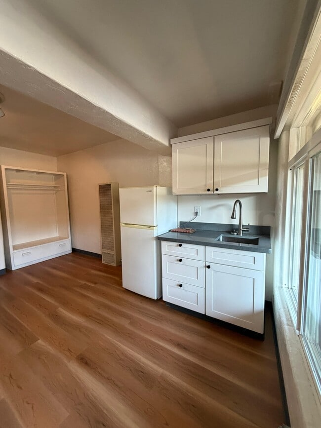 Building Photo - 10110 Soquel Dr Unit 4