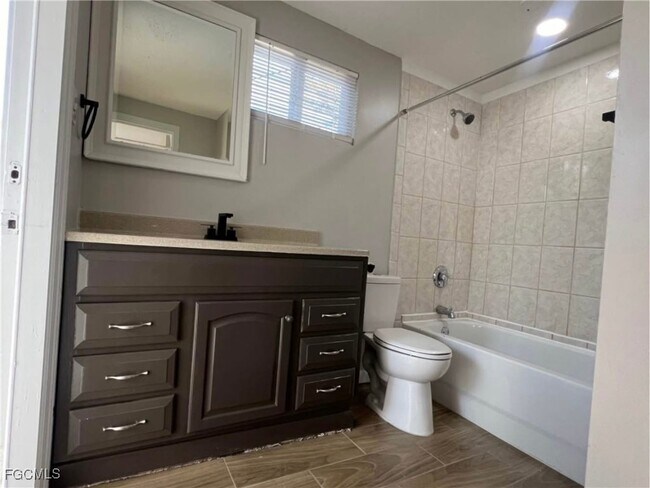 Photo - 712 Camellia Dr