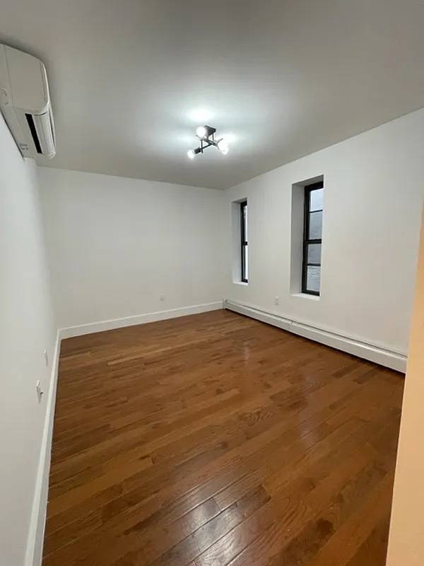 Photo - 69 6th Ave