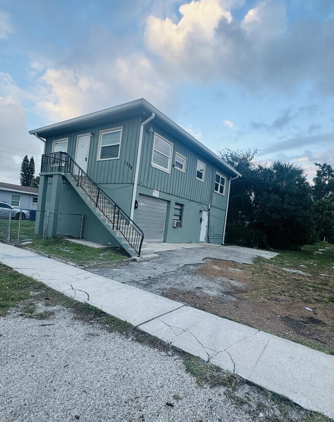 Building Photo - 1324 F Ave Rental