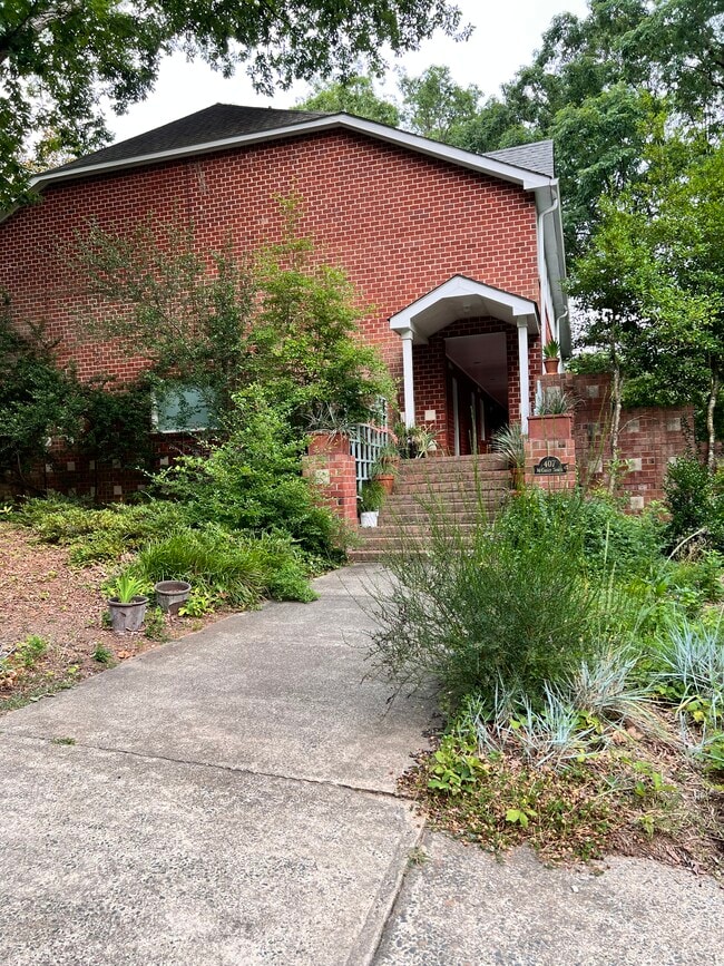 Building Photo - 407 McCauley St Unit 407 B McCauley Street Chapel Hill, NC 27516