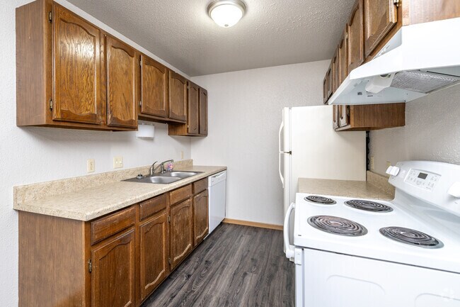 2BR, 1BA - 975SF - Kitchen
